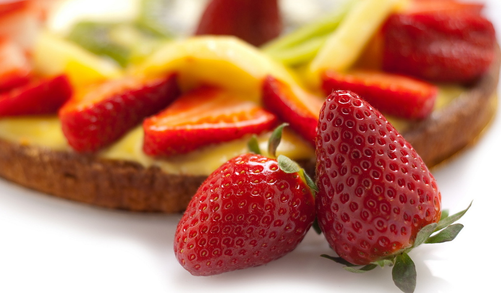 Бутерброды с клубникой