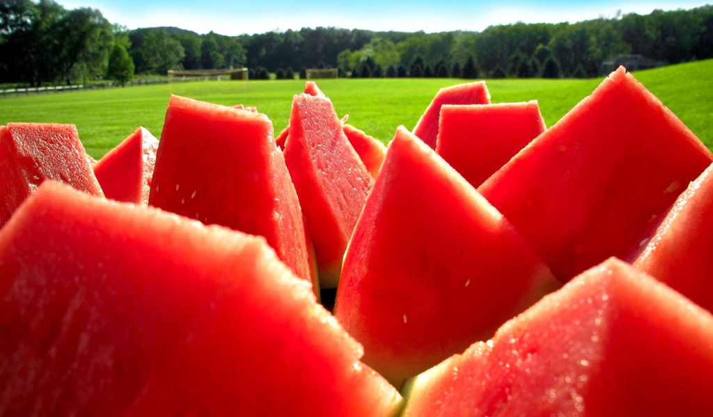 Кусочки арбуза