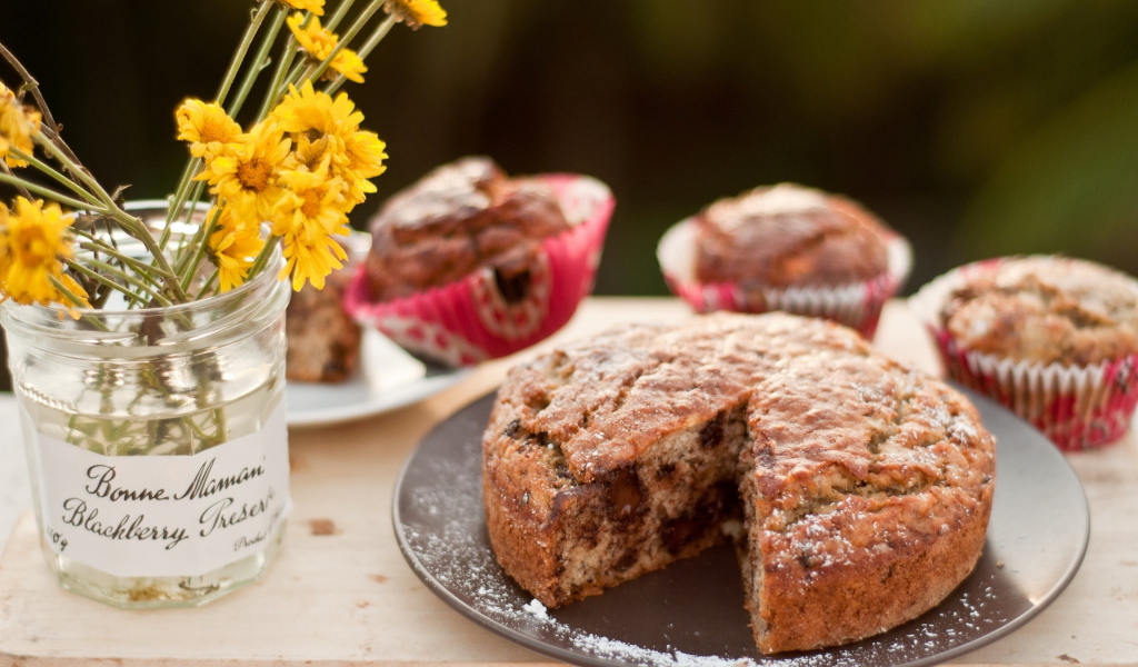 Кексы и пирог