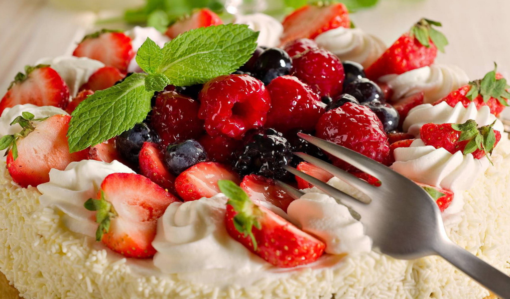 Торт с ягодами