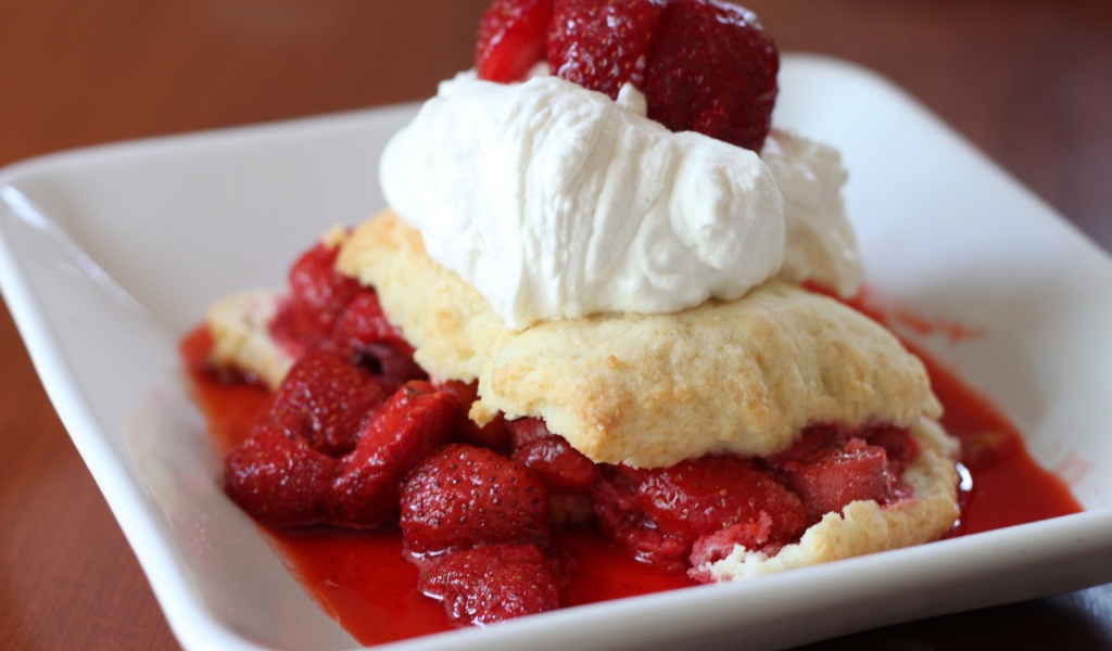 Клубничный десерт