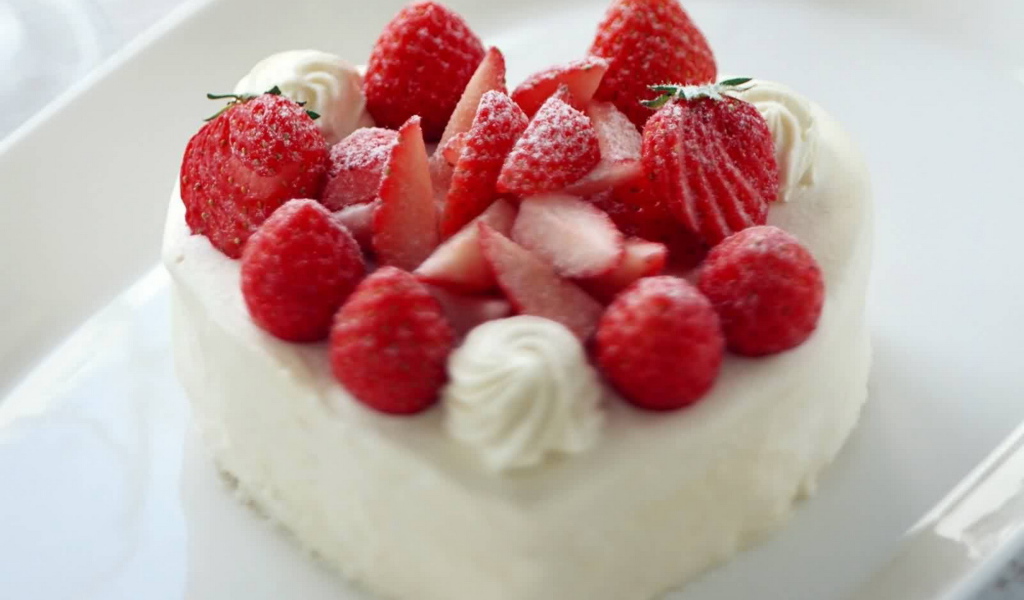 Клубника на сердце