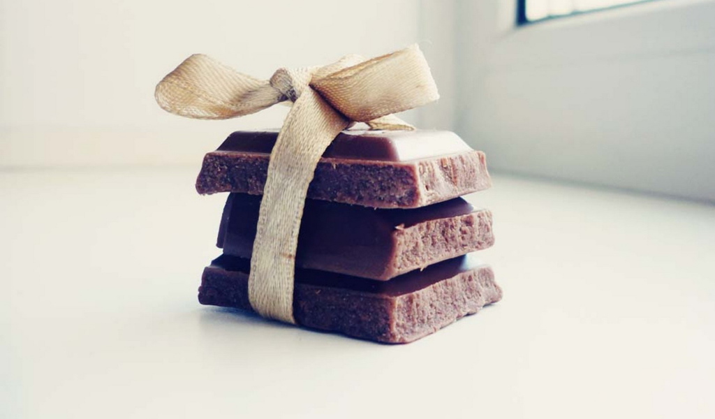 Три кусочка шоколада