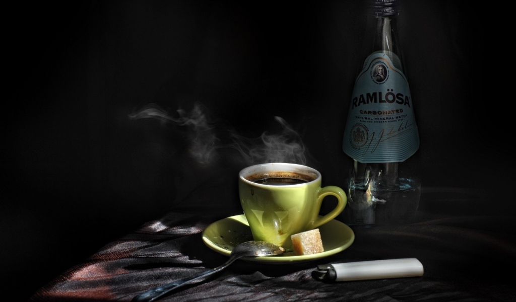 Кофе и минеральная вода