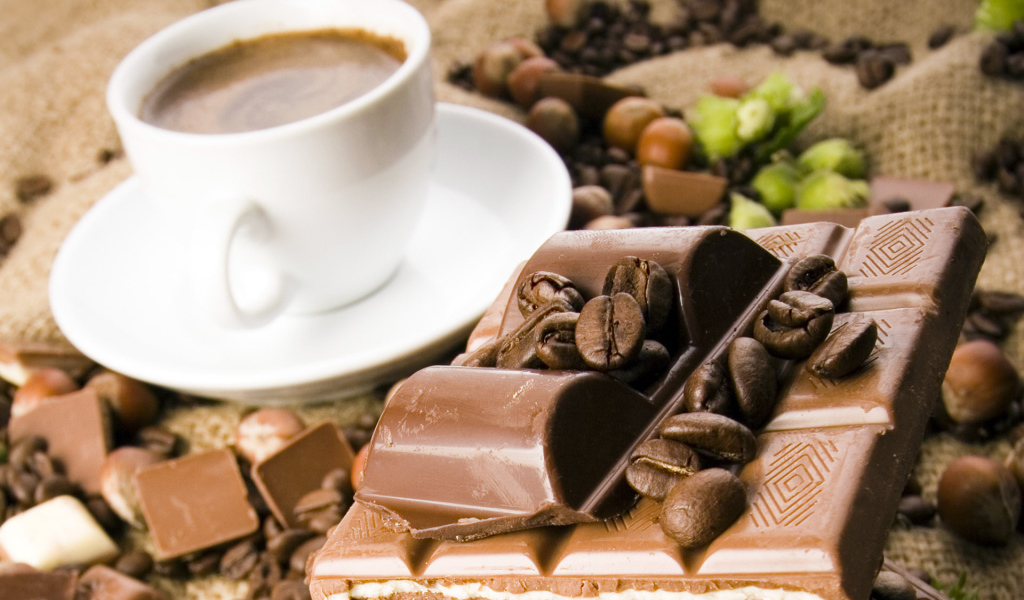Чашка кофе с шоколадом
