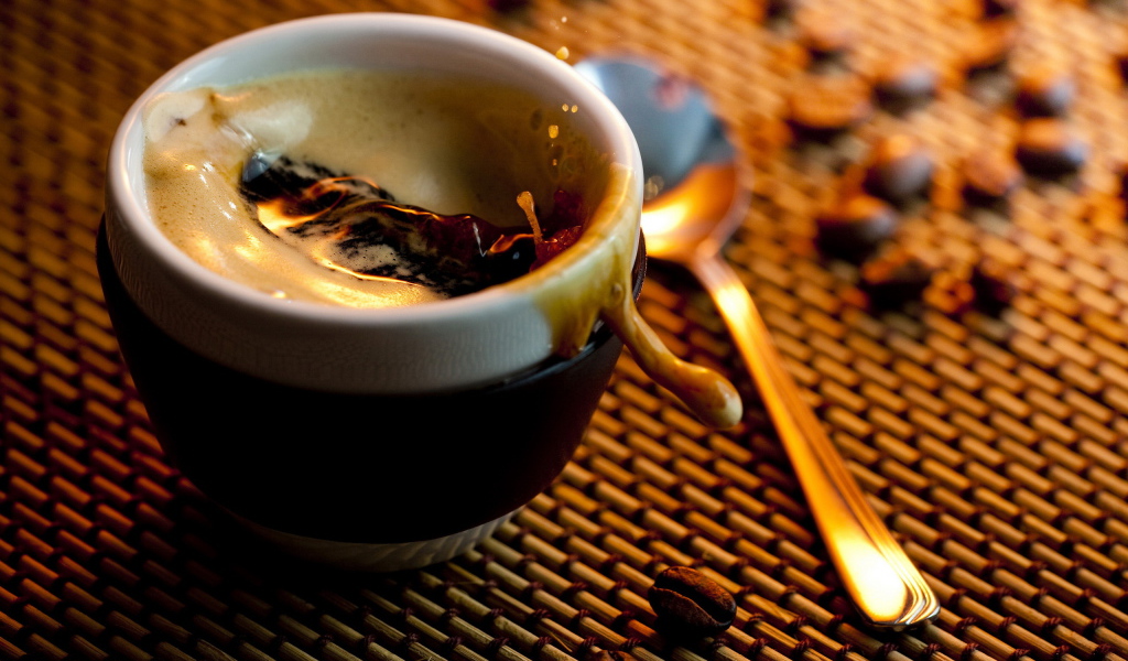 Чашка горячего кофе