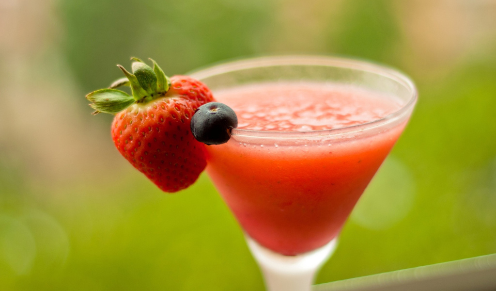Клубничный коктейль