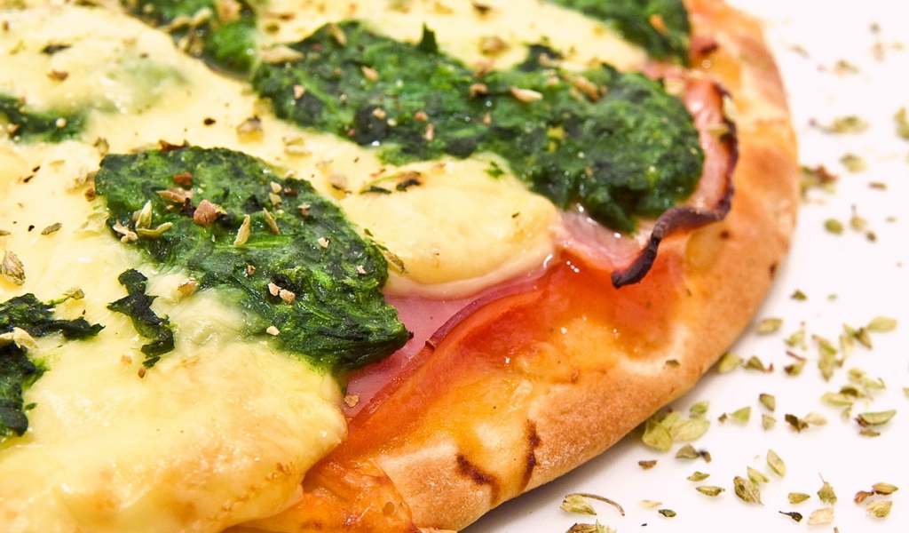 Пицца с зеленью