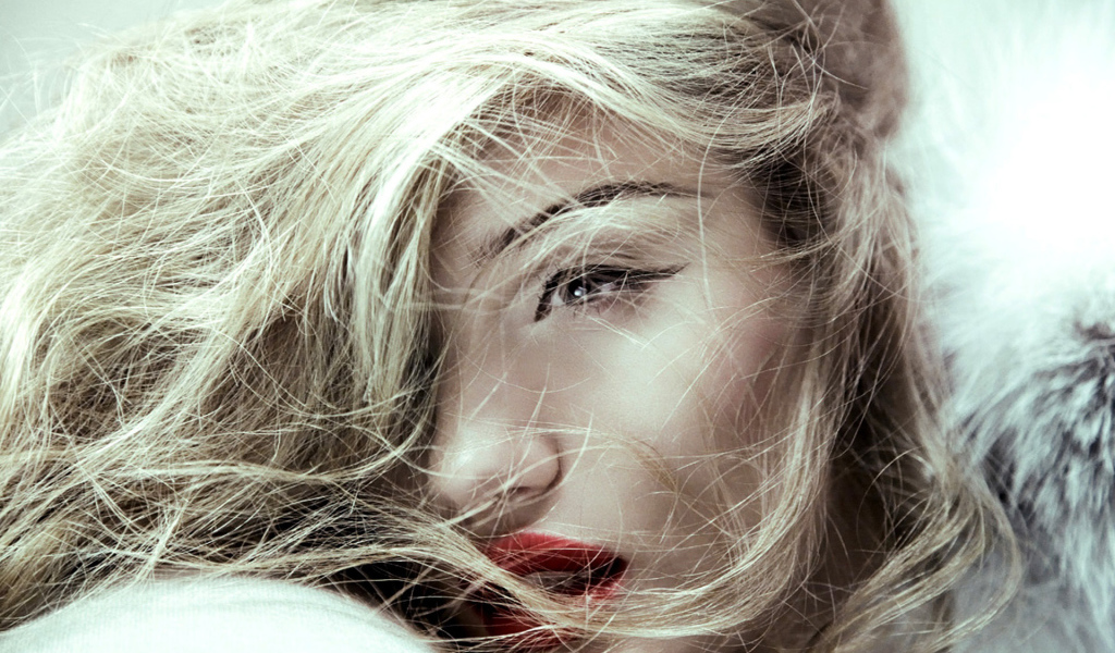 белокурая Rosie Huntington Whiteley