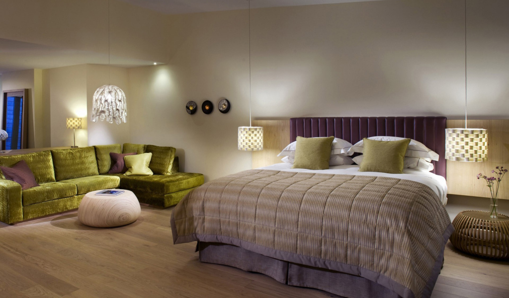 Просторная спальня