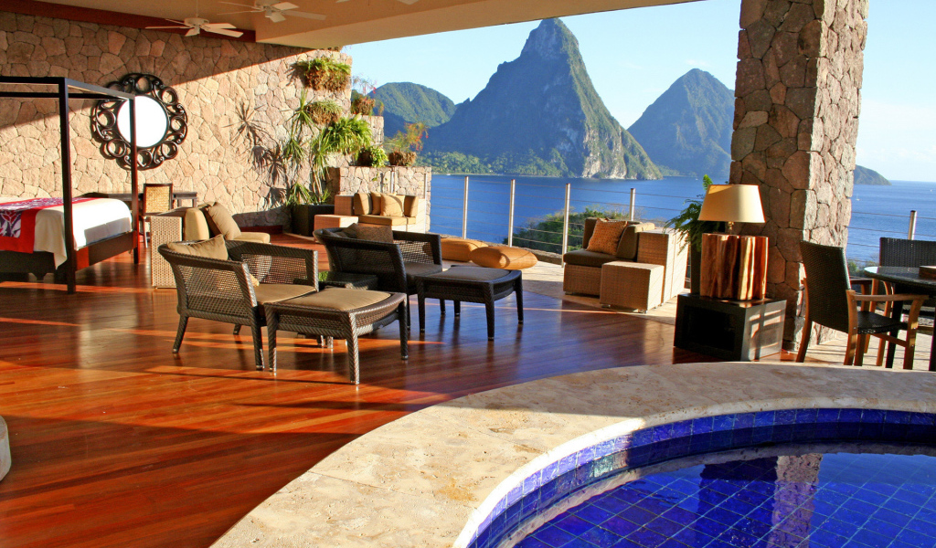 Терраса возле бассейна