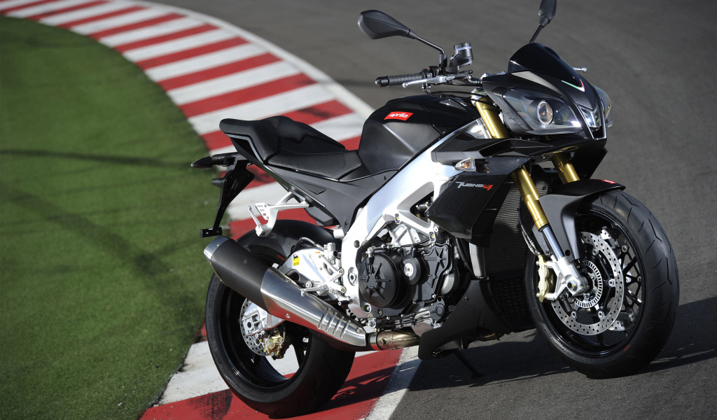Aprilia Tuono V4 R Black