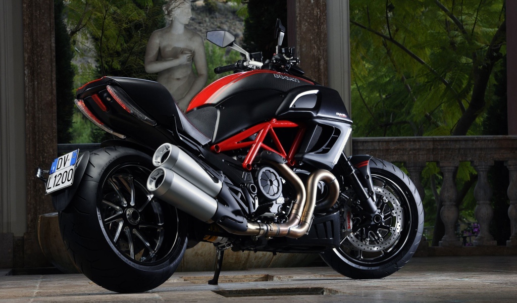 Ducati Monster 1100