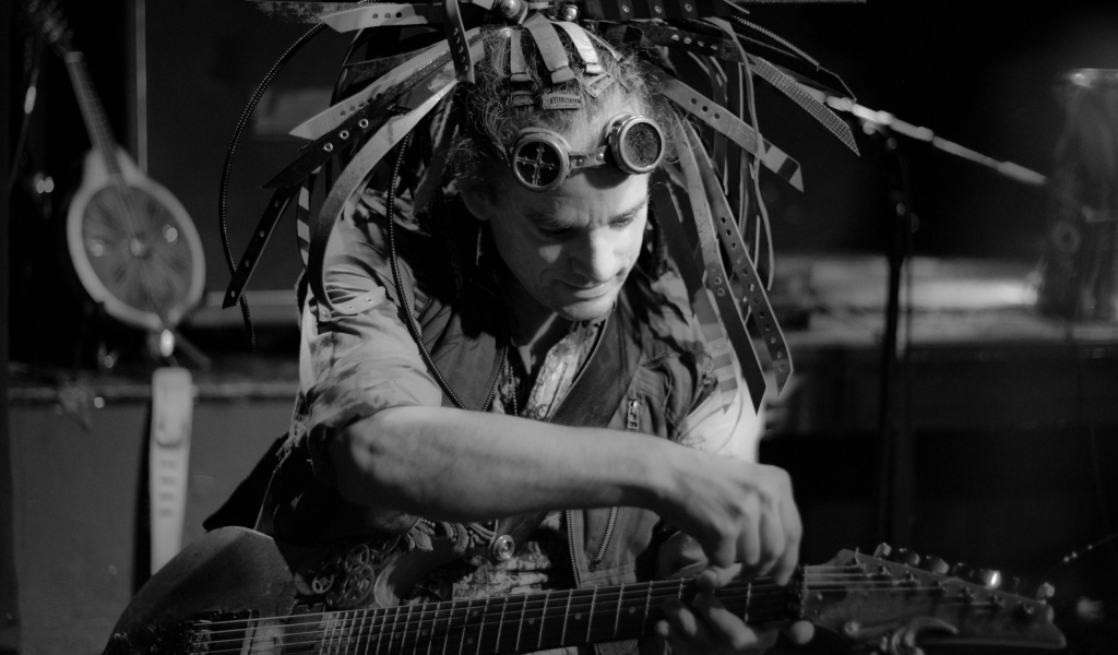 Nathaniel Johnstone гитарист группы Abney Park