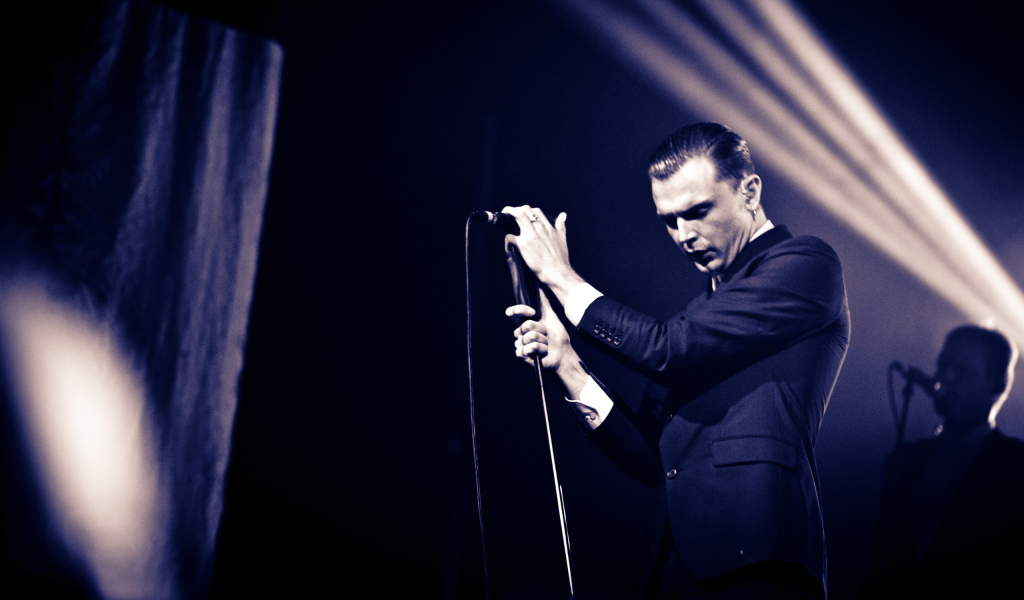 Theo Hutchcraft музыкант