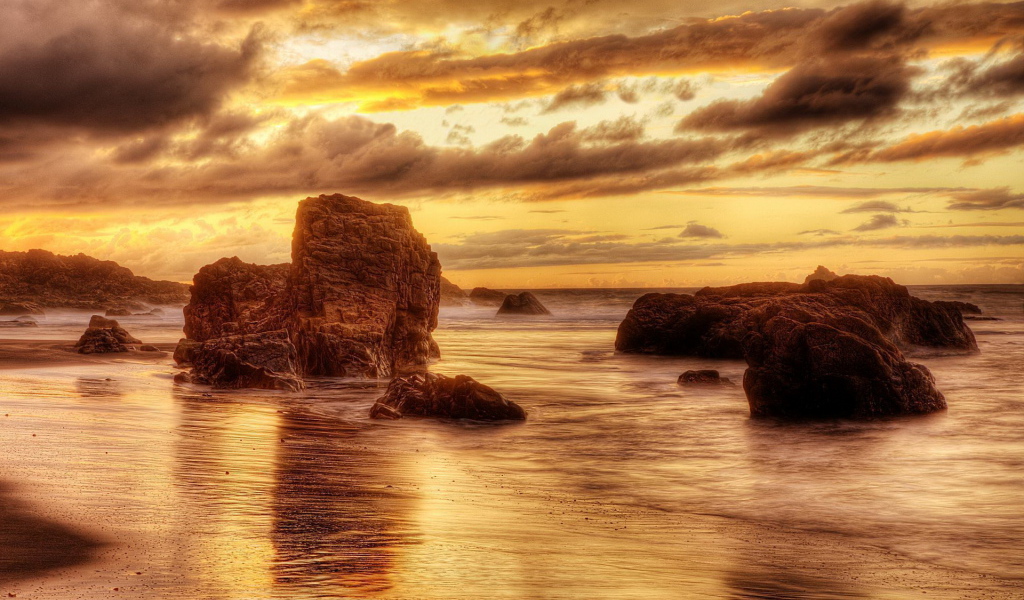 Берег на закате