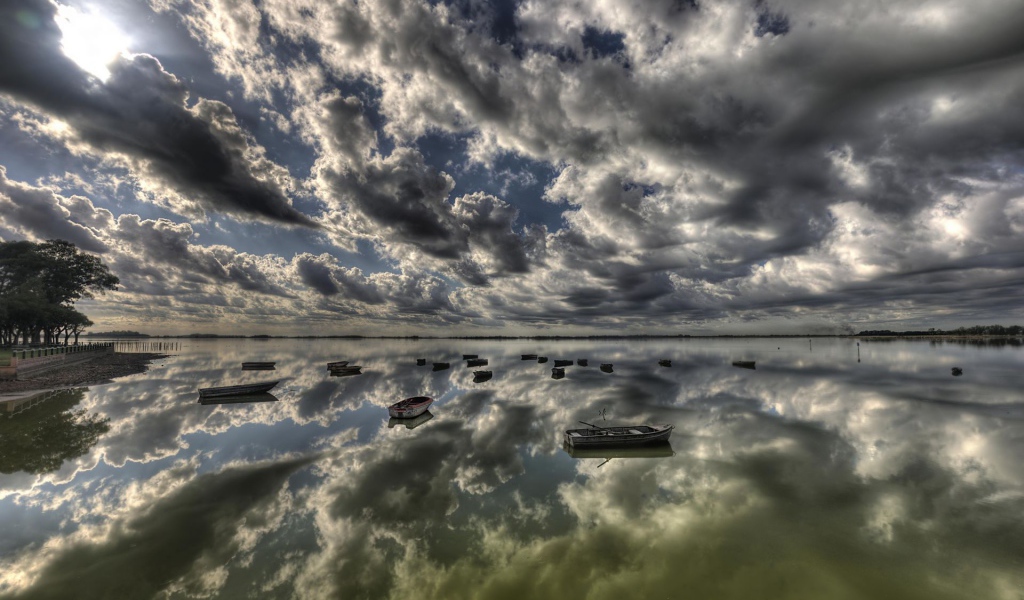 Отражение облаков