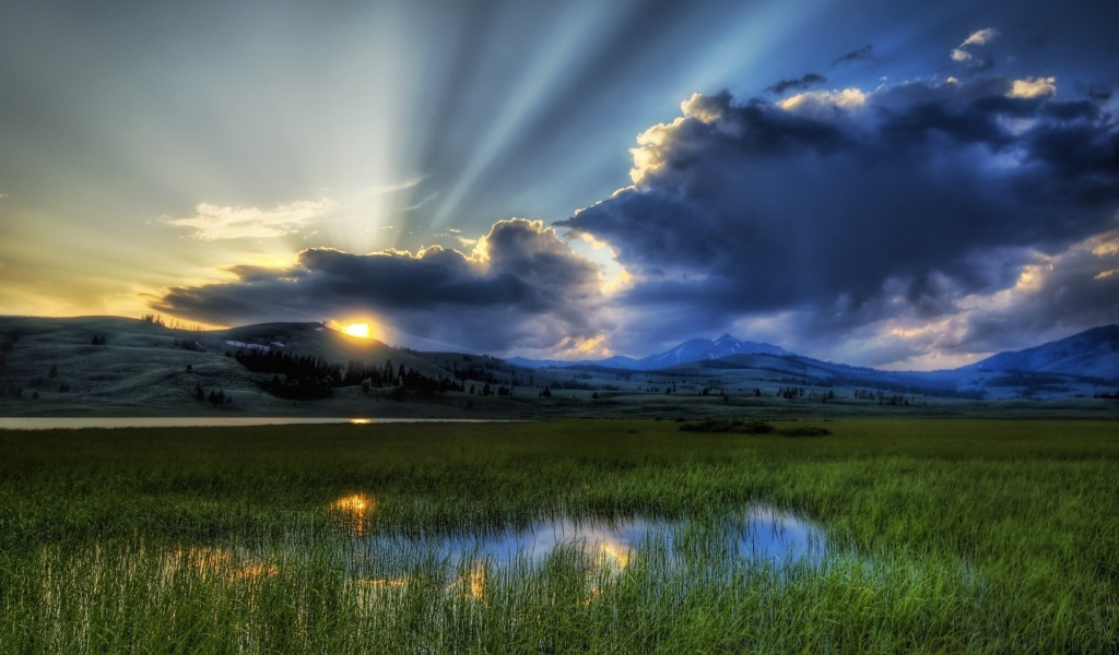 Солнце за облаками