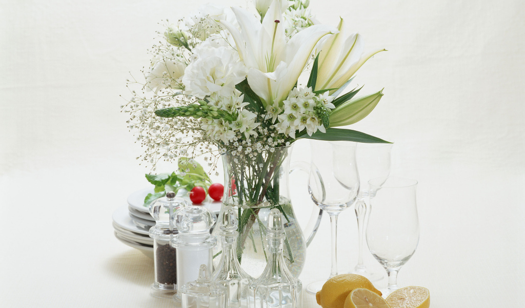 Цветочки в вазе