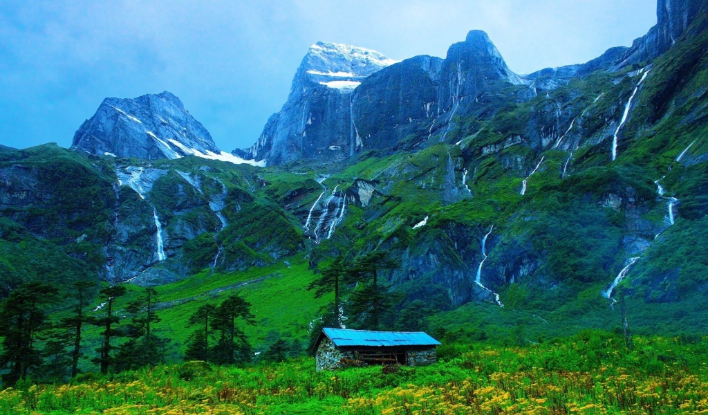 Хижина в горах