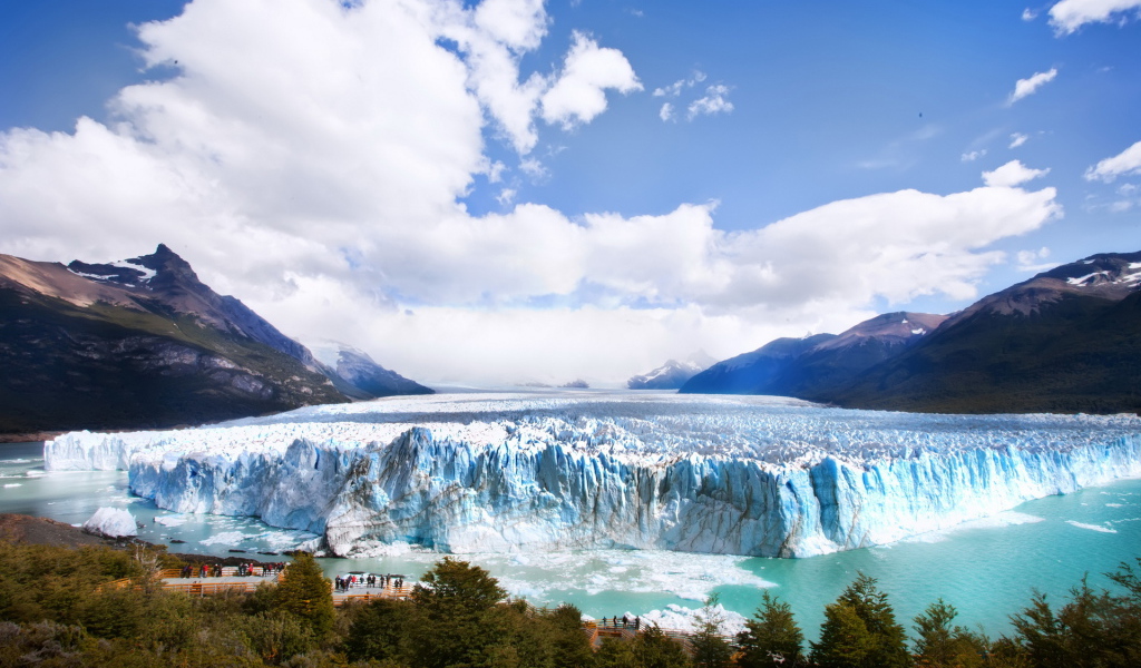 Горы и ледник