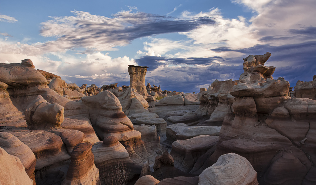 Слоеные скалы