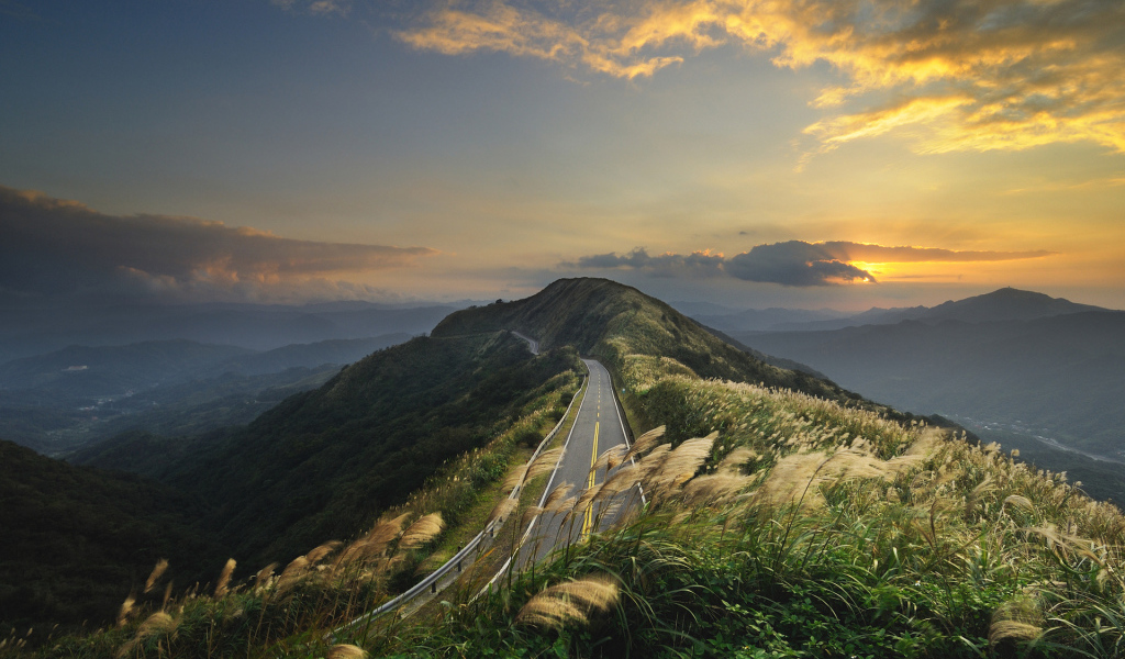 Дорога по вершинам гор