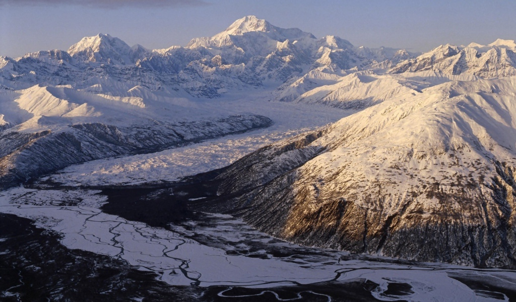 Заснеженные горы