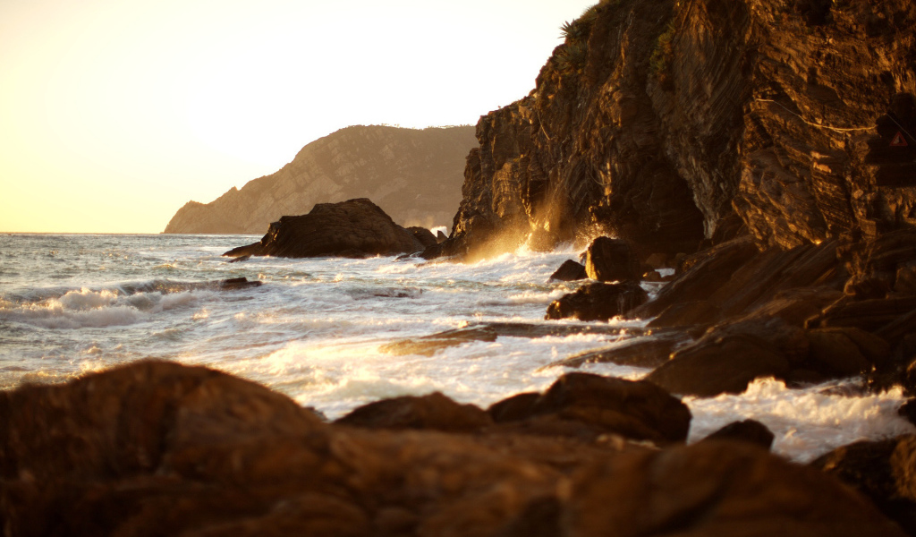 Прибрежные скалы