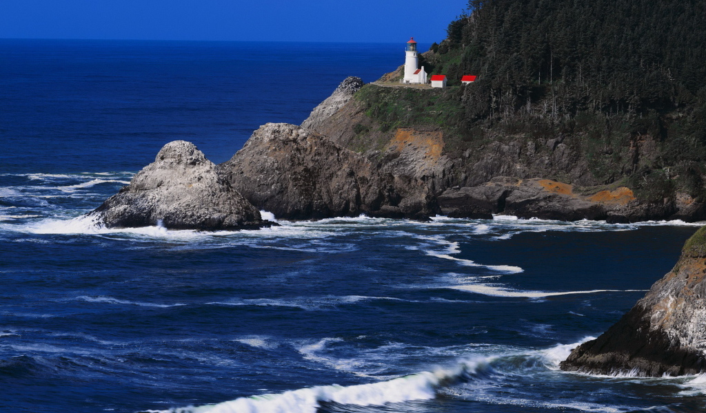 Маяк на склоне