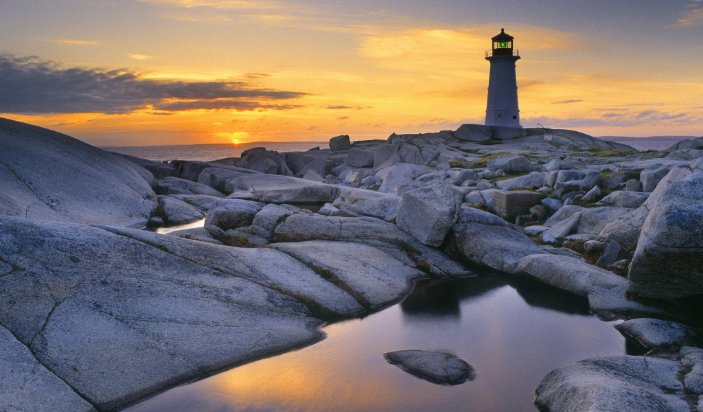 Одинокий маяк