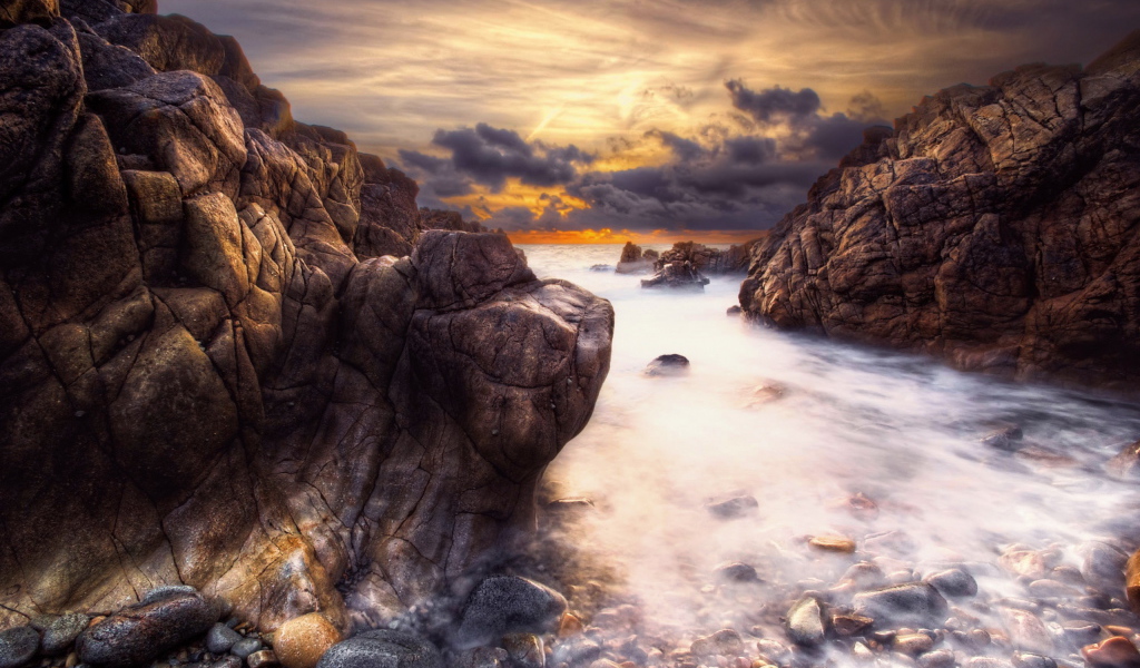 Каменный берег