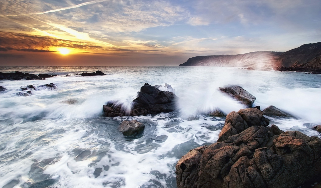 Волна у берега