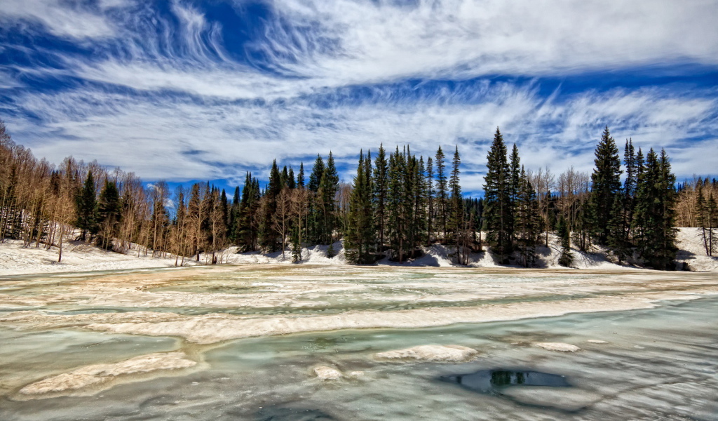 Замерзшее озеро
