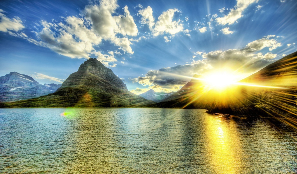 Озеро на рассвете