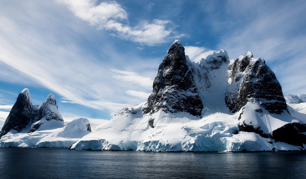 Скала над морем