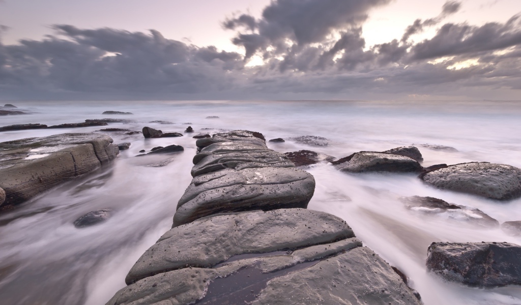 Камни в море