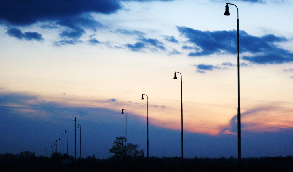 Фонари на закате