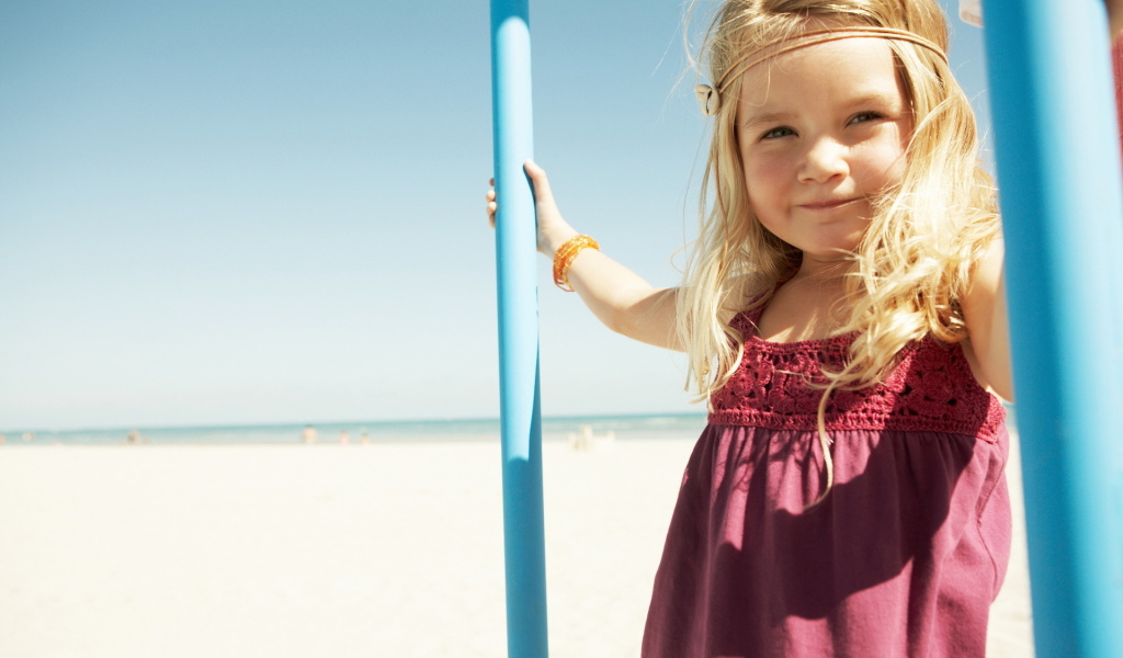 Девочка на пляже