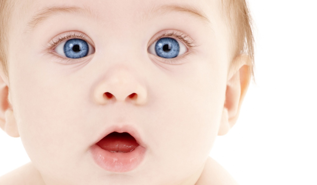 Удивленный малыш