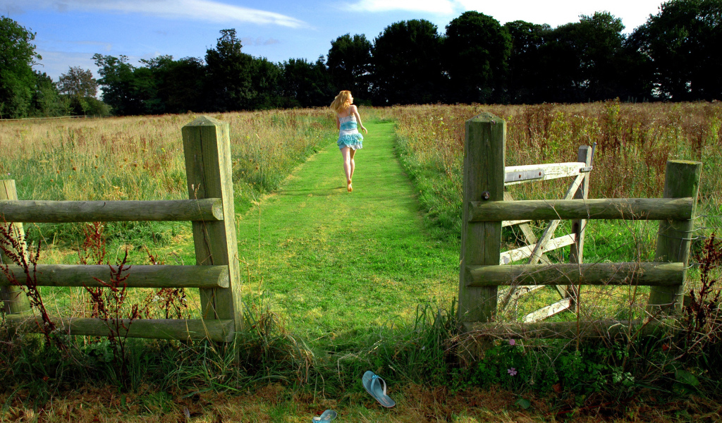 Босиком по траве