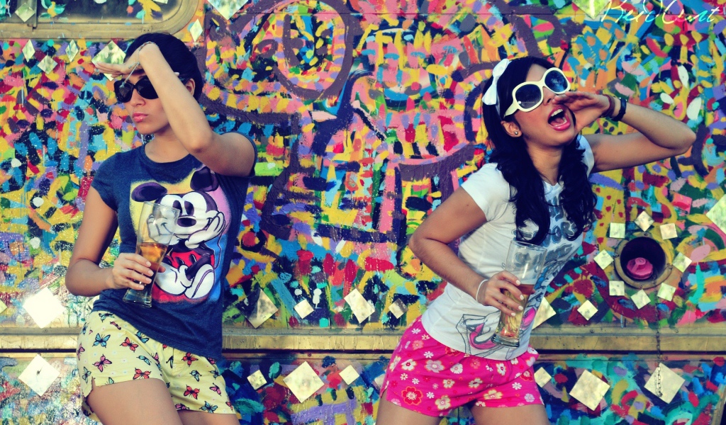 Девушки и графити