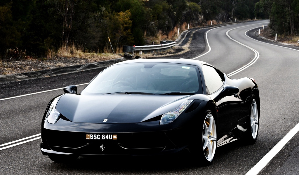 черная Феррари 458