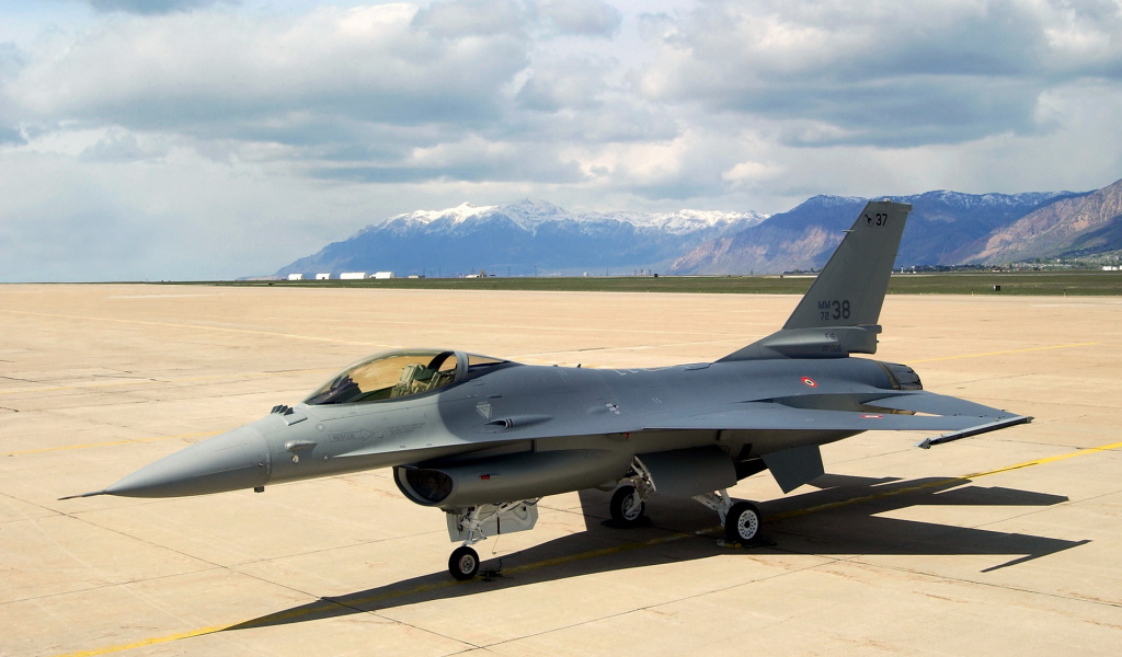 истребитель Lockheed F16