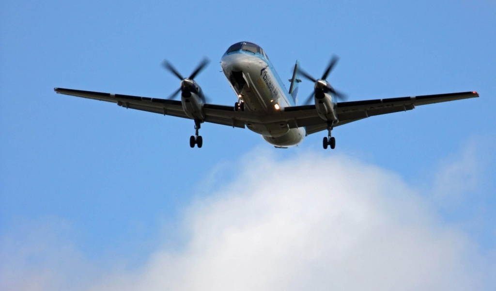 Самолет SAAB 2000