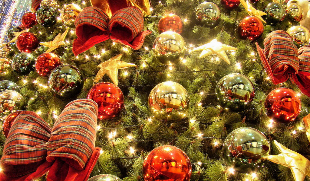 Украшенная елка