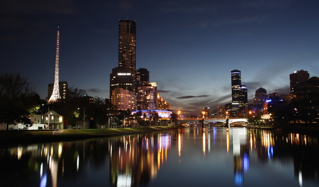 Ночное отражение города