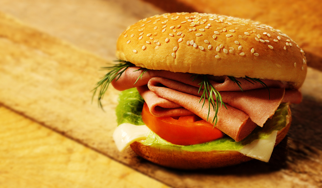 Гамбургер с ветчиной