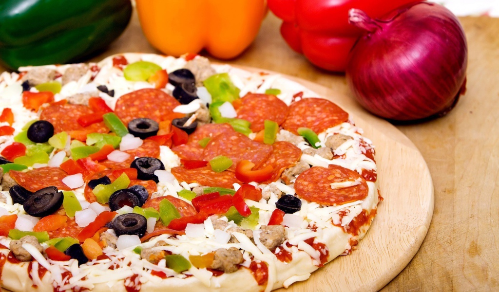 Пицца с салями