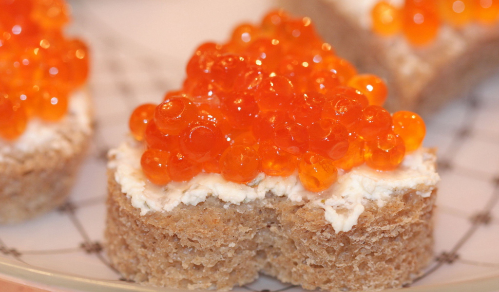 Бутерброд с икрой